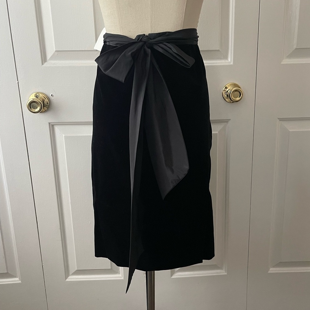 Theory Black Velvet Pencil Skirt with Bow Size 8